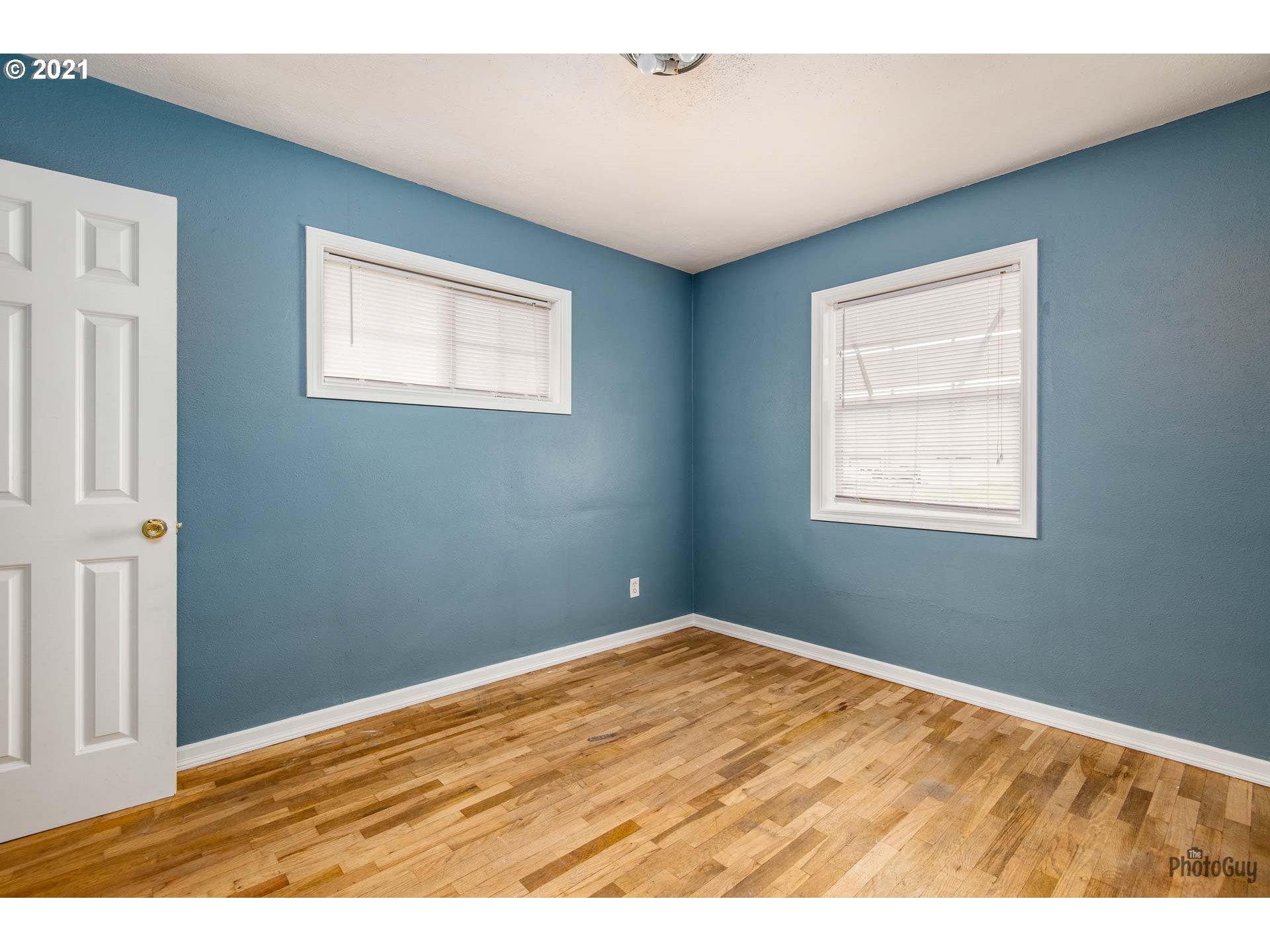 724 Centennial Boulevard Springfield, OR 97477 - Photo 11 of 26