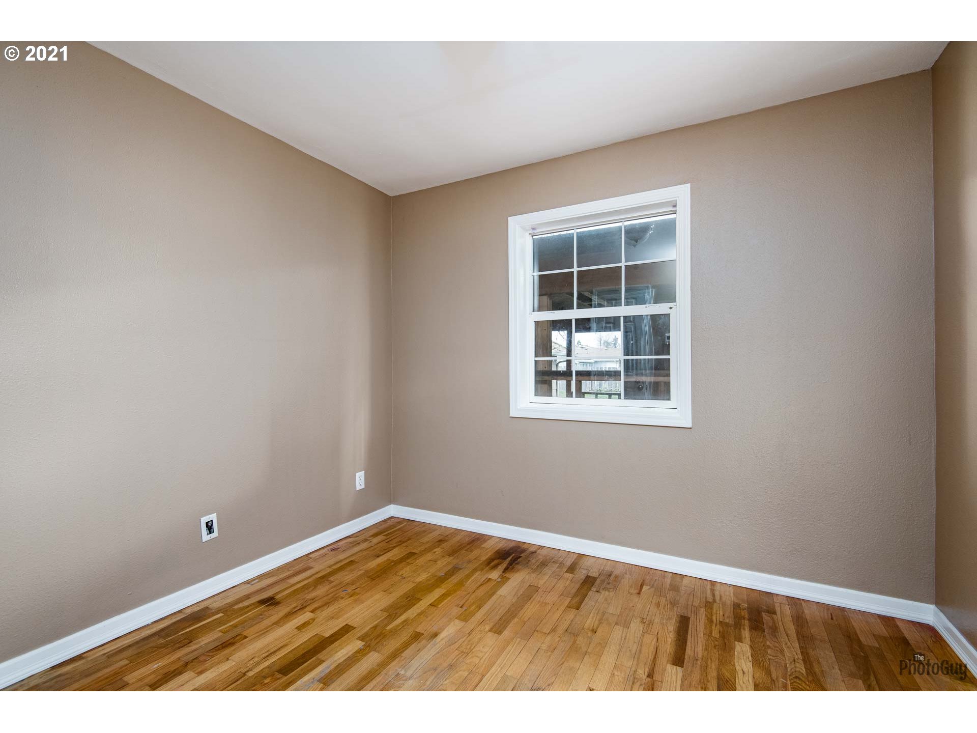 724 Centennial Boulevard Springfield, OR 97477 - Photo 15 of 26