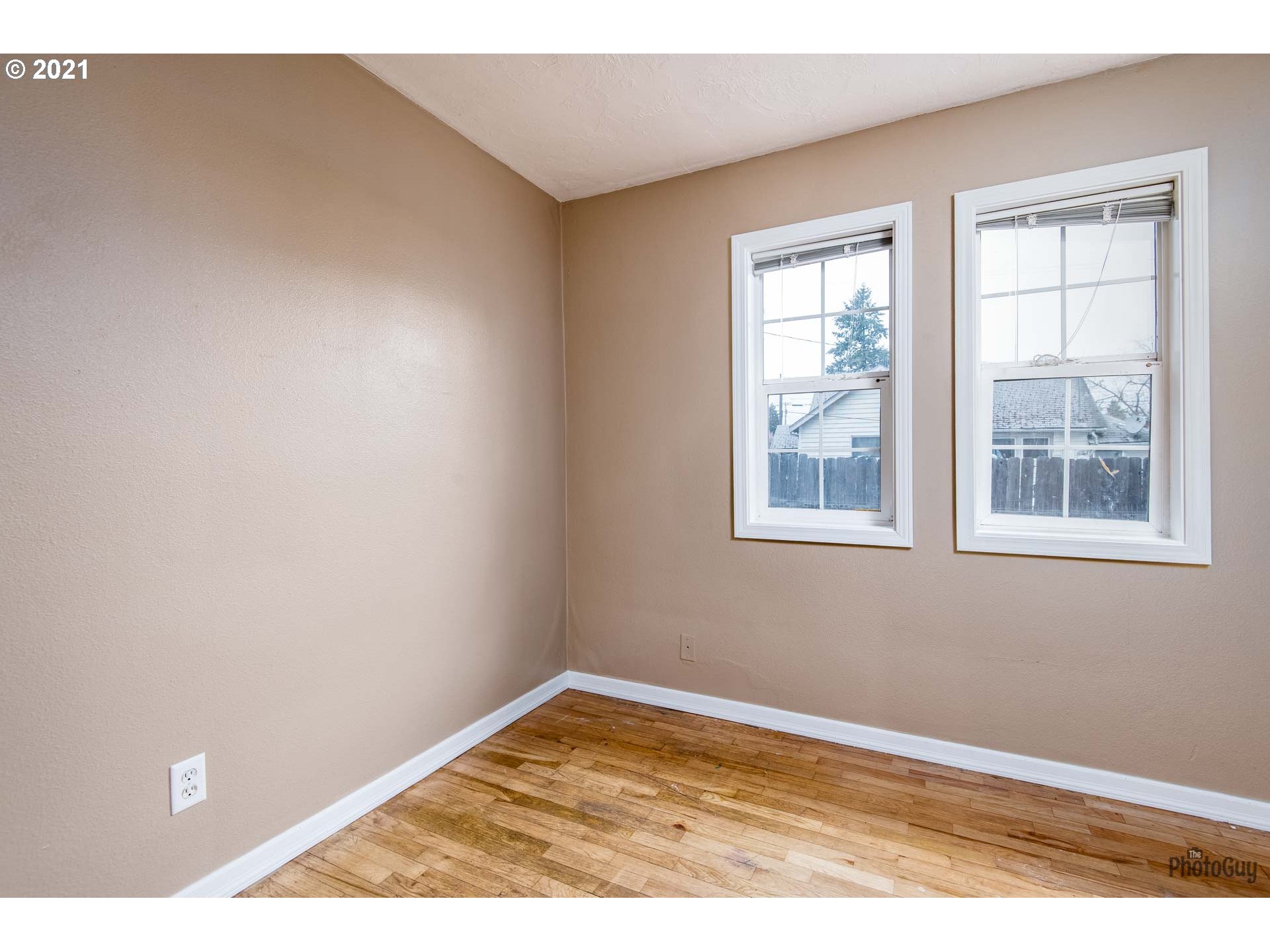 724 Centennial Boulevard Springfield, OR 97477 - Photo 10 of 26
