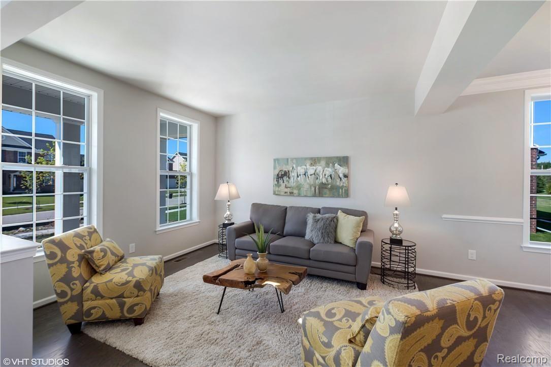 02_50850ScarboroughRoad_1_LivingRoom_HiRes.jpg