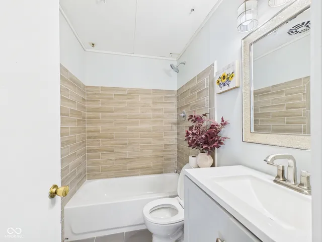 $114,900 | 1720 East Yale Avenue, Muncie, IN 47303