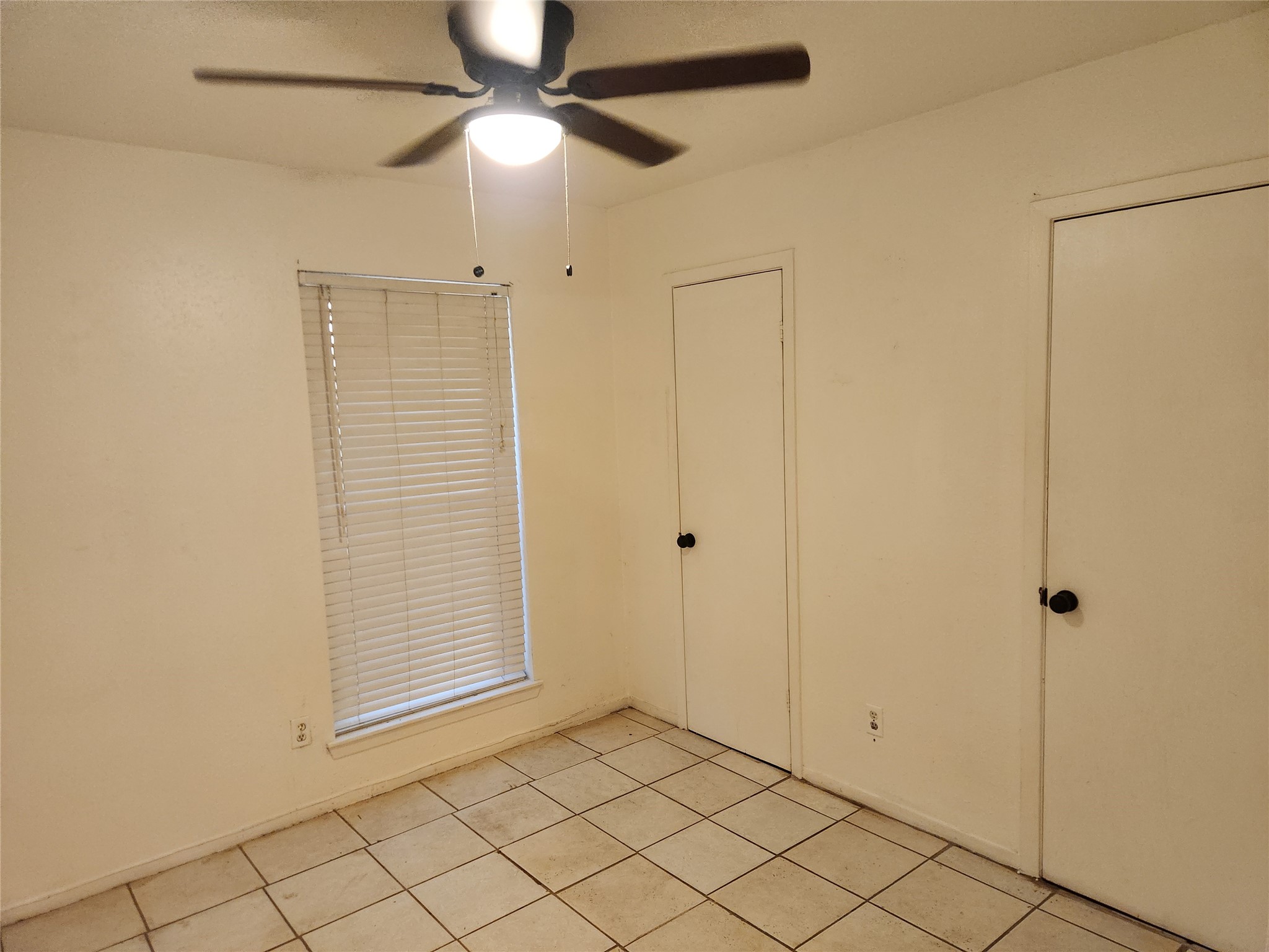 1205 Elm Street Alvin, TX 77511 - Photo 13 of 19 3rd bedroom