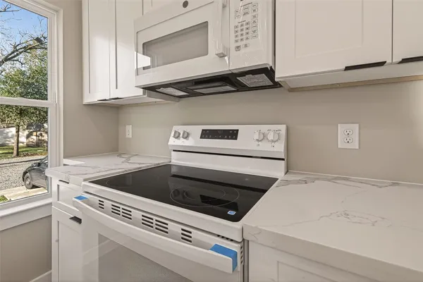 $1,700 | 8902 A Alejo Drive, Houston, TX 77088