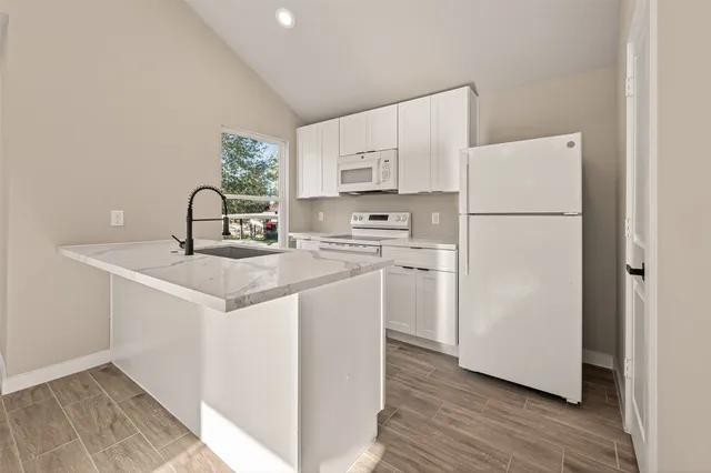 $1,960 | 8902 Alejo Drive, Unit A, Houston, TX 77088