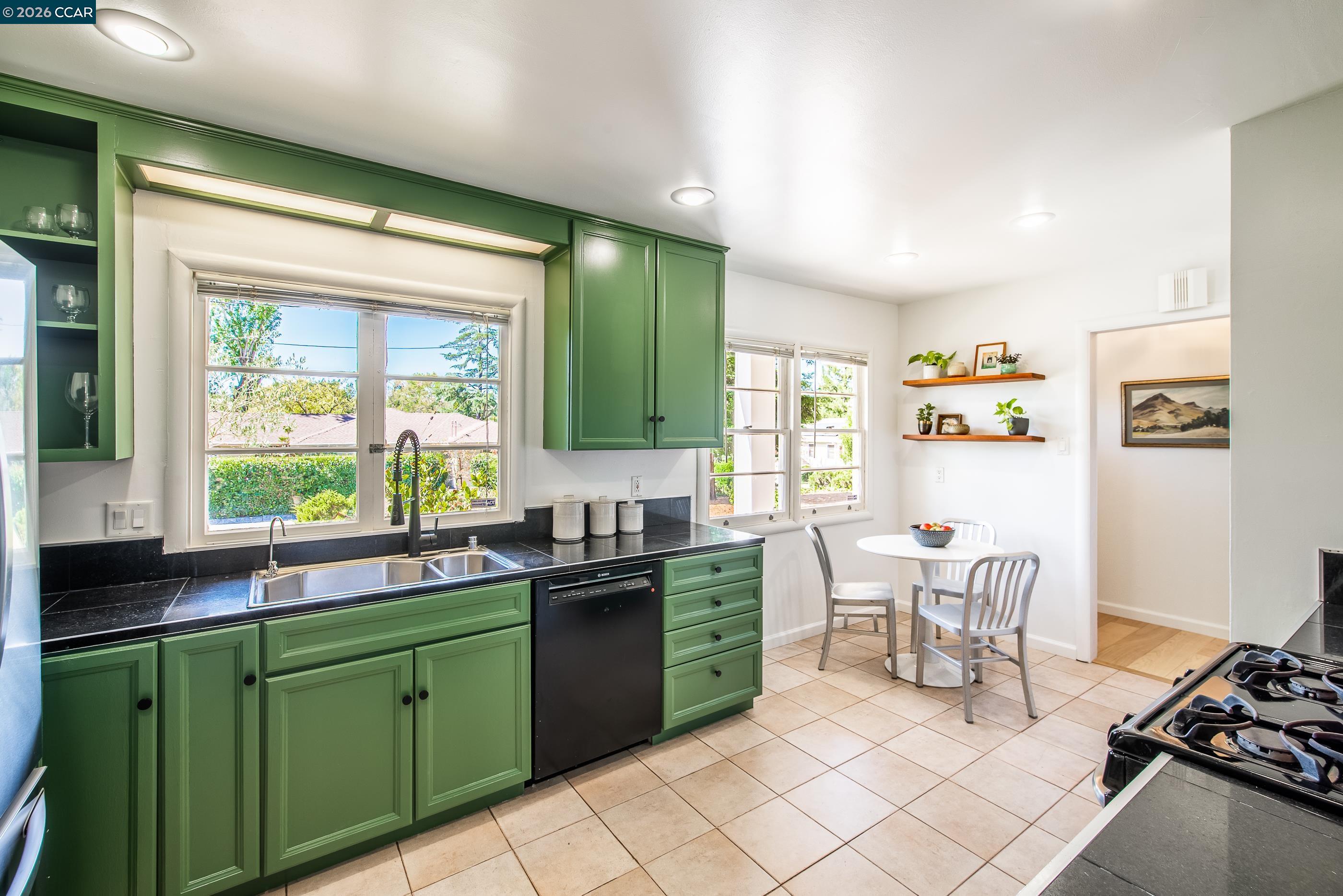 1132 Sunset Loop Lafayette, CA 94549 - Photo 9 of 40 Gallery Image 9