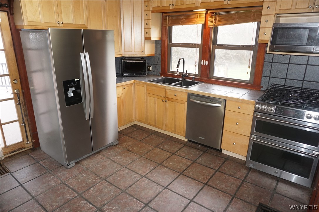 4835 Harlem Road Amherst, NY 14226 - Photo 19 of 31