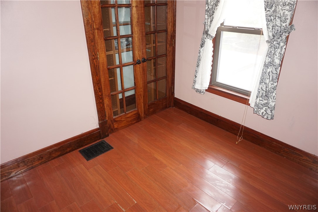 4835 Harlem Road Amherst, NY 14226 - Photo 23 of 31 1st floor bedroom.