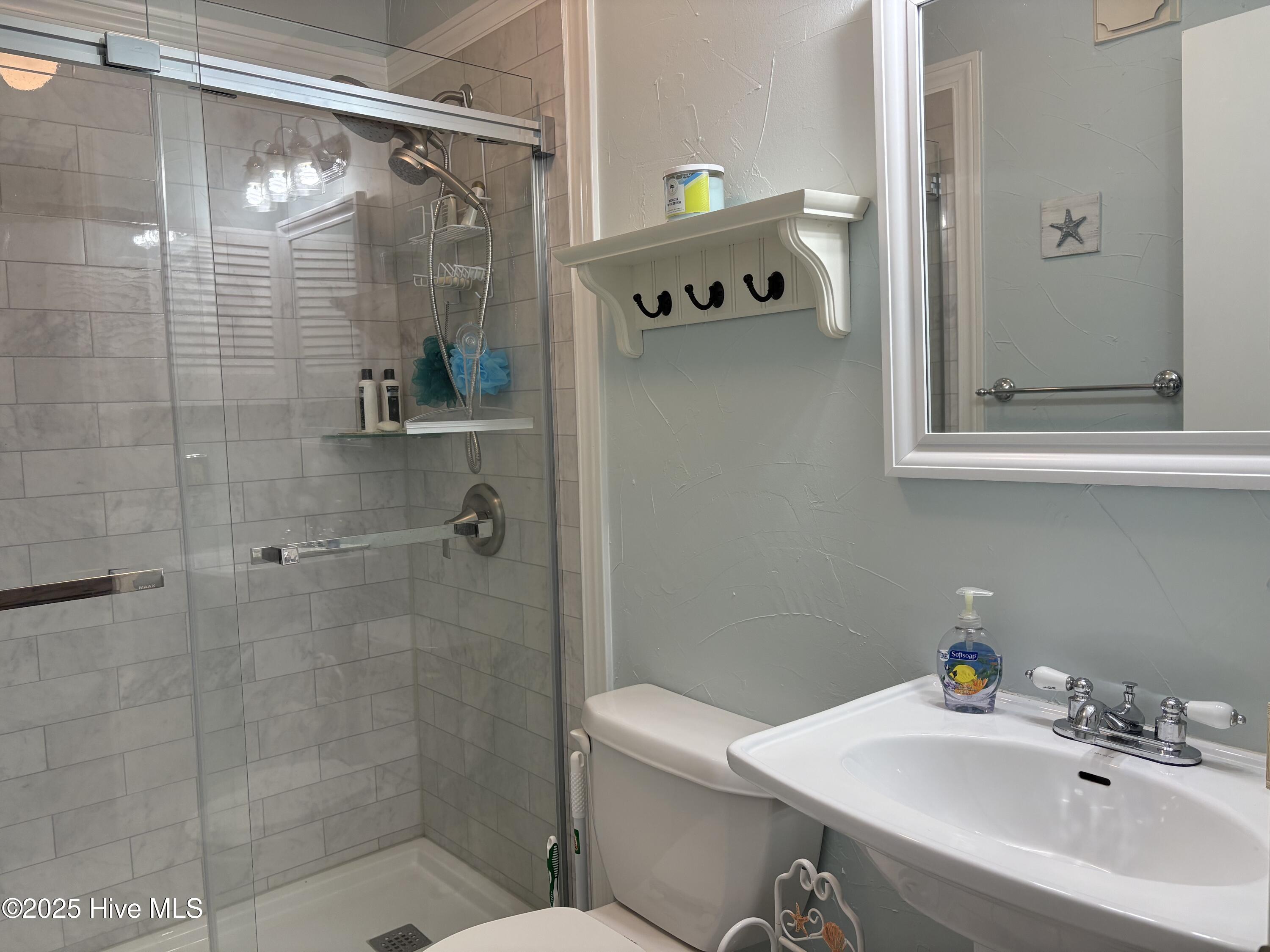 8801 Reed Drive, Unit 105N Emerald Isle, NC 28594 - Photo 36 of 37 Bath