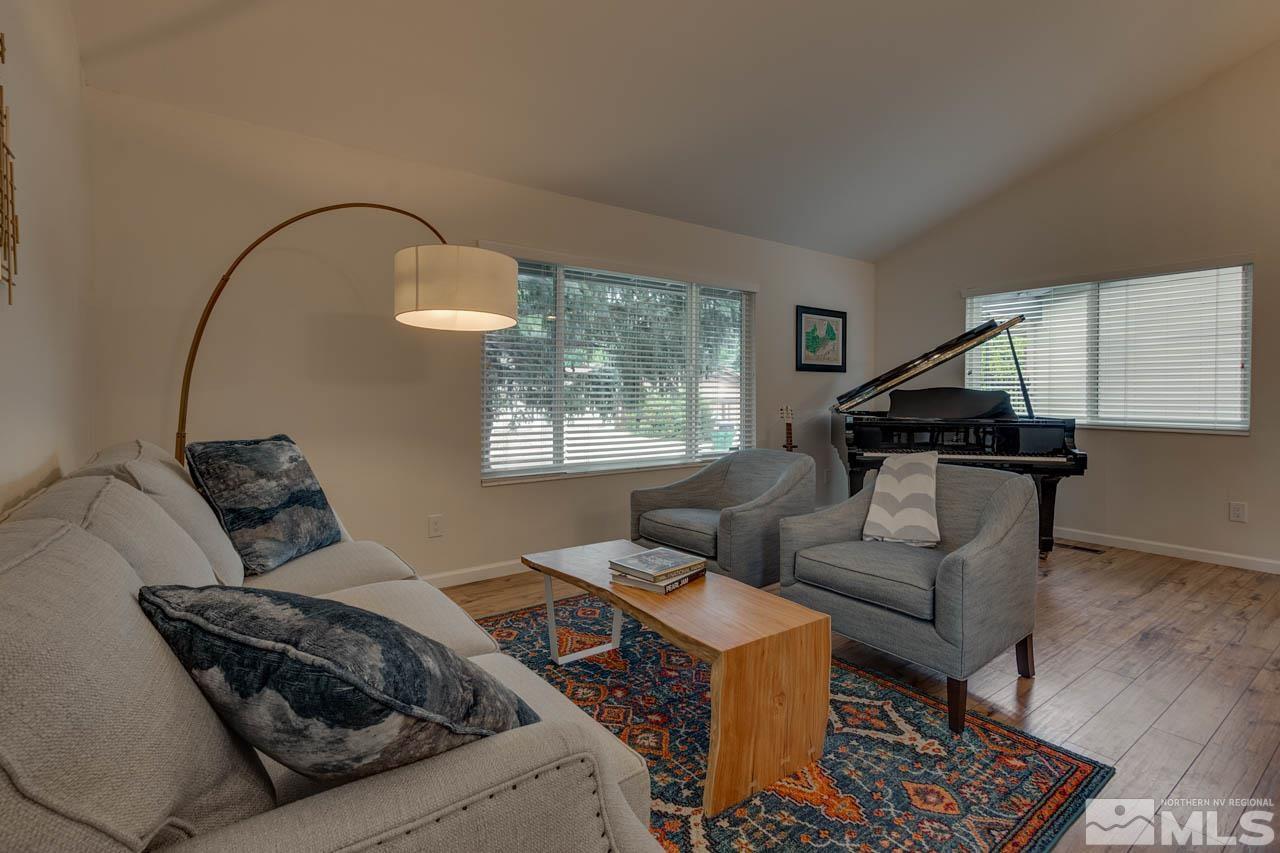 960 Twin Pines Road Reno, NV 89509 - Photo 5 of 26 a living room with furniture and a window