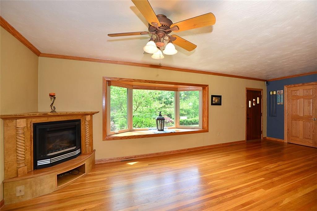3007 Fairview Road Gibsonia, PA 15044 - Photo 4 of 20 Gallery Image 4