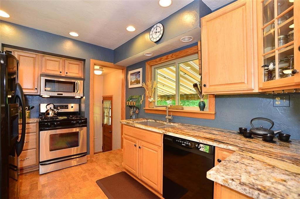 3007 Fairview Road Gibsonia, PA 15044 - Photo 5 of 20 Gallery Image 5