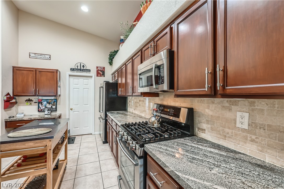 1587 Cattle Ranch Place Henderson, NV 89002 - Photo 20 of 53 Gallery Image 20