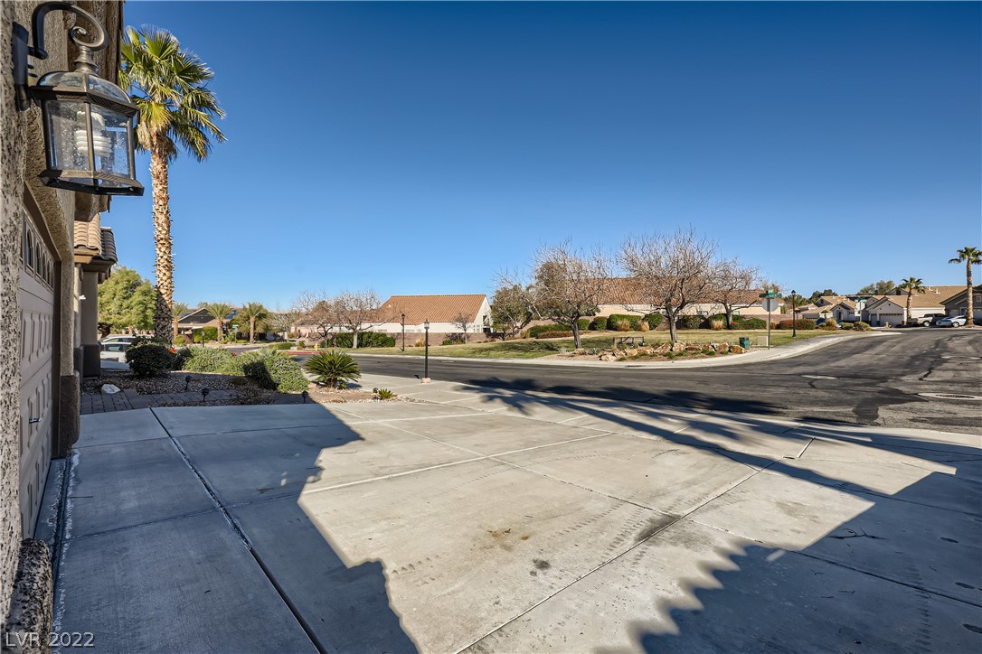 1587 Cattle Ranch Place Henderson, NV 89002 - Photo 4 of 53 Gallery Image 4