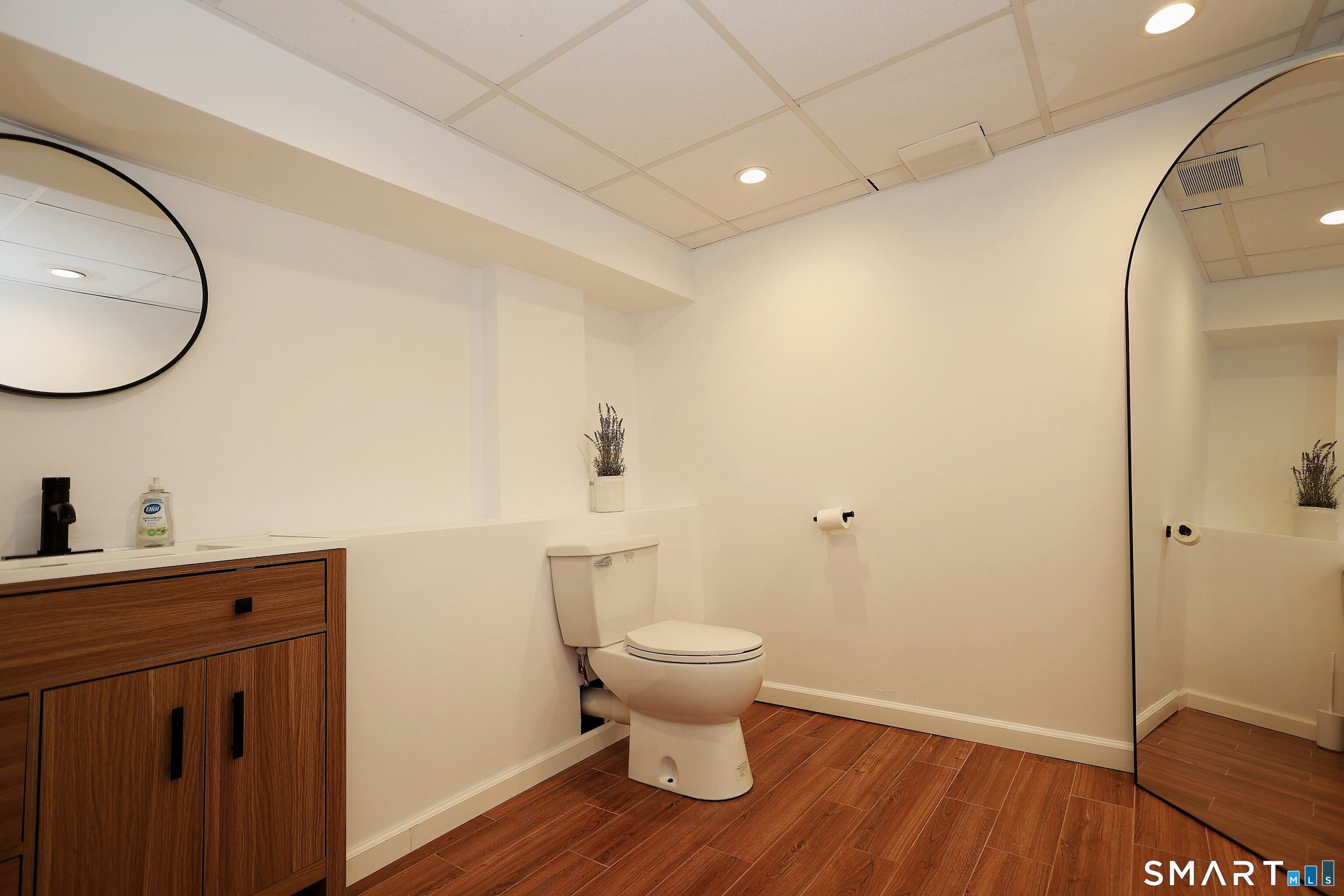 12 Holmes Road Ridgefield, CT 06877 - Photo 35 of 40