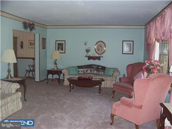 278 Conrow Road Delran, NJ 08057 - Photo 2 of 7 Living Room