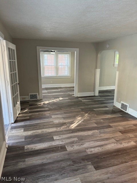 3923 Orchard Road Cleveland Heights, OH 44121 - Photo 4 of 36 Gallery Image 4
