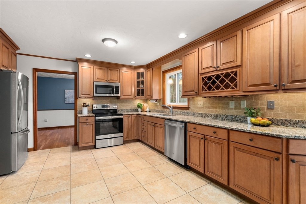 5 Woodside Circle Sturbridge, MA 01566 - Photo 11 of 39