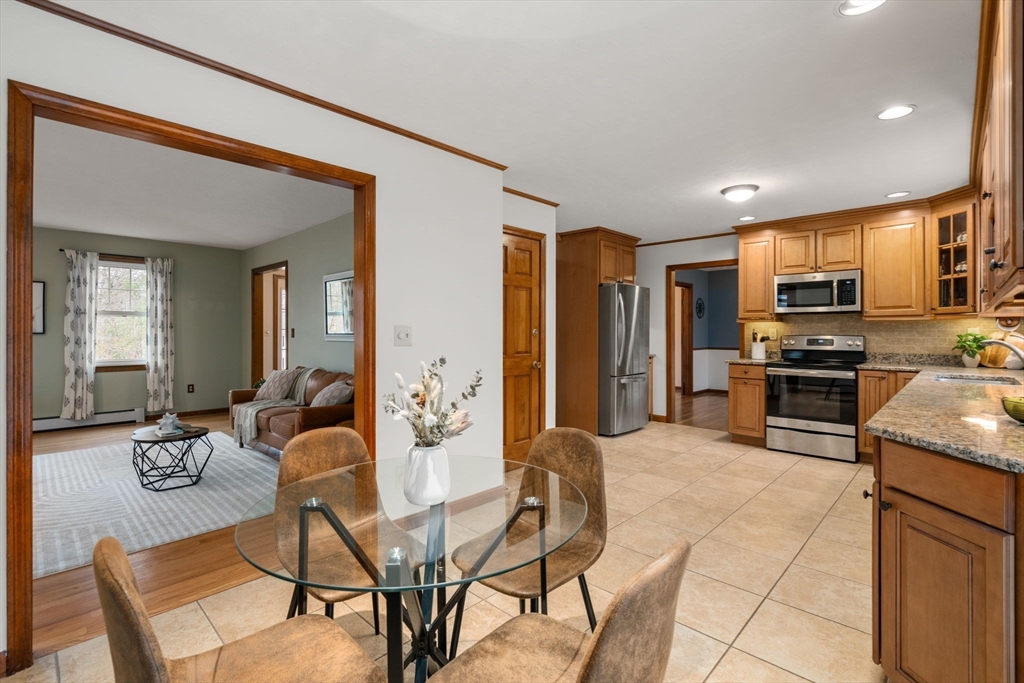 5 Woodside Circle Sturbridge, MA 01566 - Photo 15 of 39