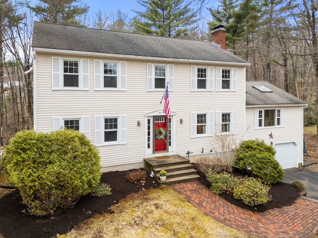 5 Woodside Circle Sturbridge, MA 01566 - Photo 2 of 39