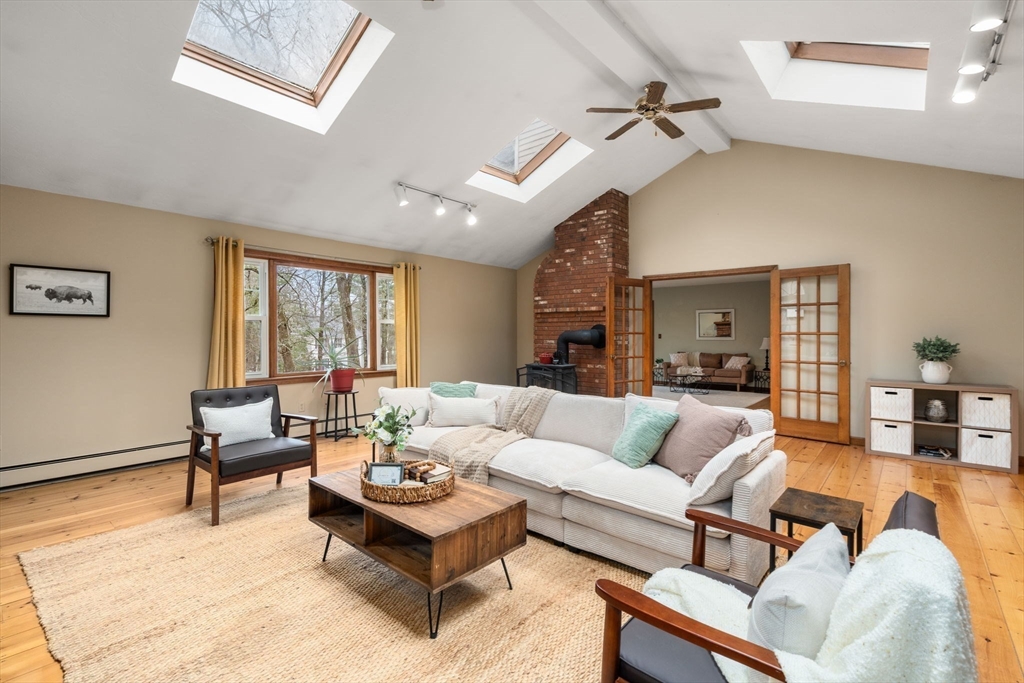 5 Woodside Circle Sturbridge, MA 01566 - Photo 8 of 39