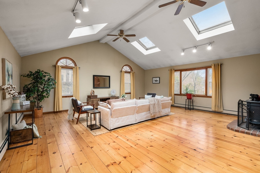 5 Woodside Circle Sturbridge, MA 01566 - Photo 10 of 39