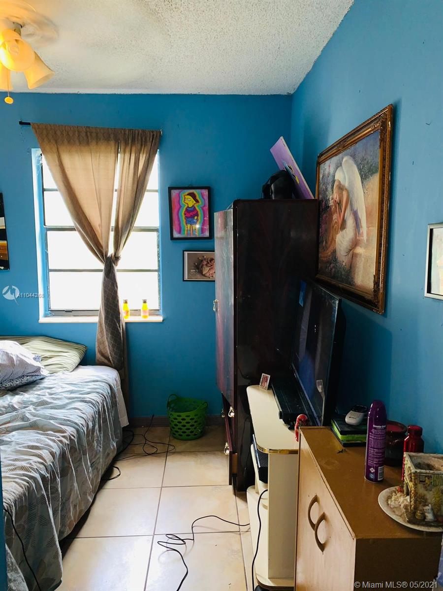 175 Southwest 16th Terrace Homestead, FL 33030 - Photo 15 of 25 Gallery Image 15