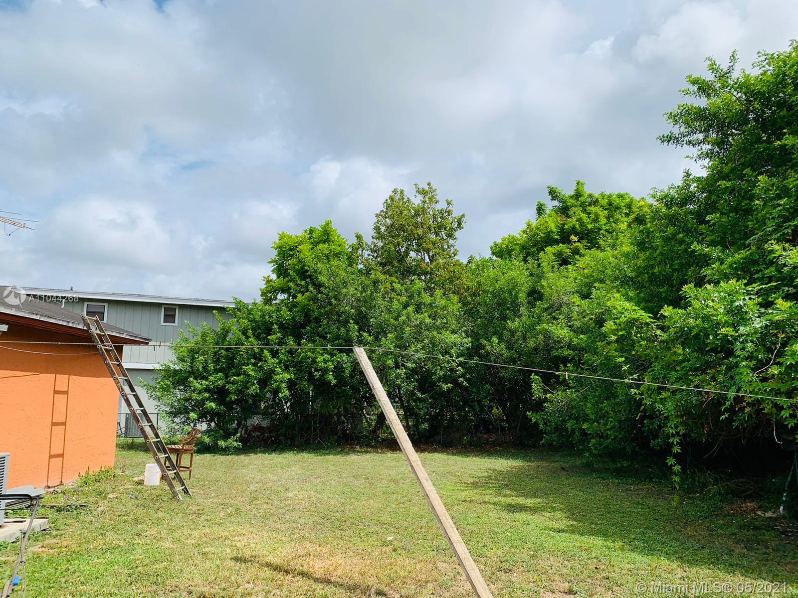 175 Southwest 16th Terrace Homestead, FL 33030 - Photo 4 of 25 Gallery Image 4