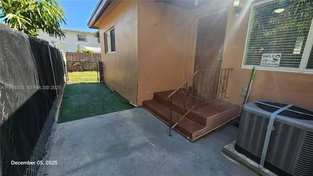 $1,800 | 1830 Monroe Street, Unit 1832, Hollywood, FL 33020