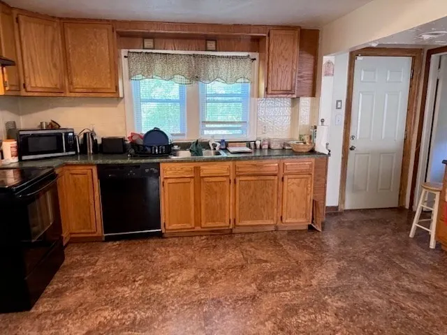 $399,900 | 32 Zenith Drive, Worcester, MA 01602