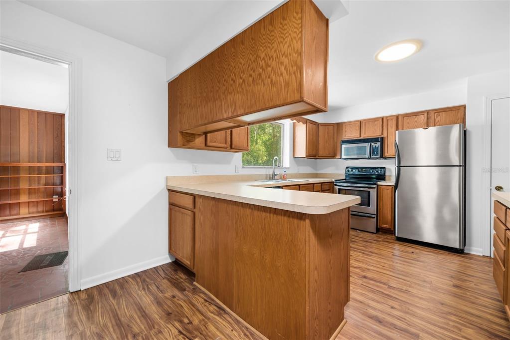 3716 Southwest 6th Place Gainesville, FL 32607 - Photo 11 of 40