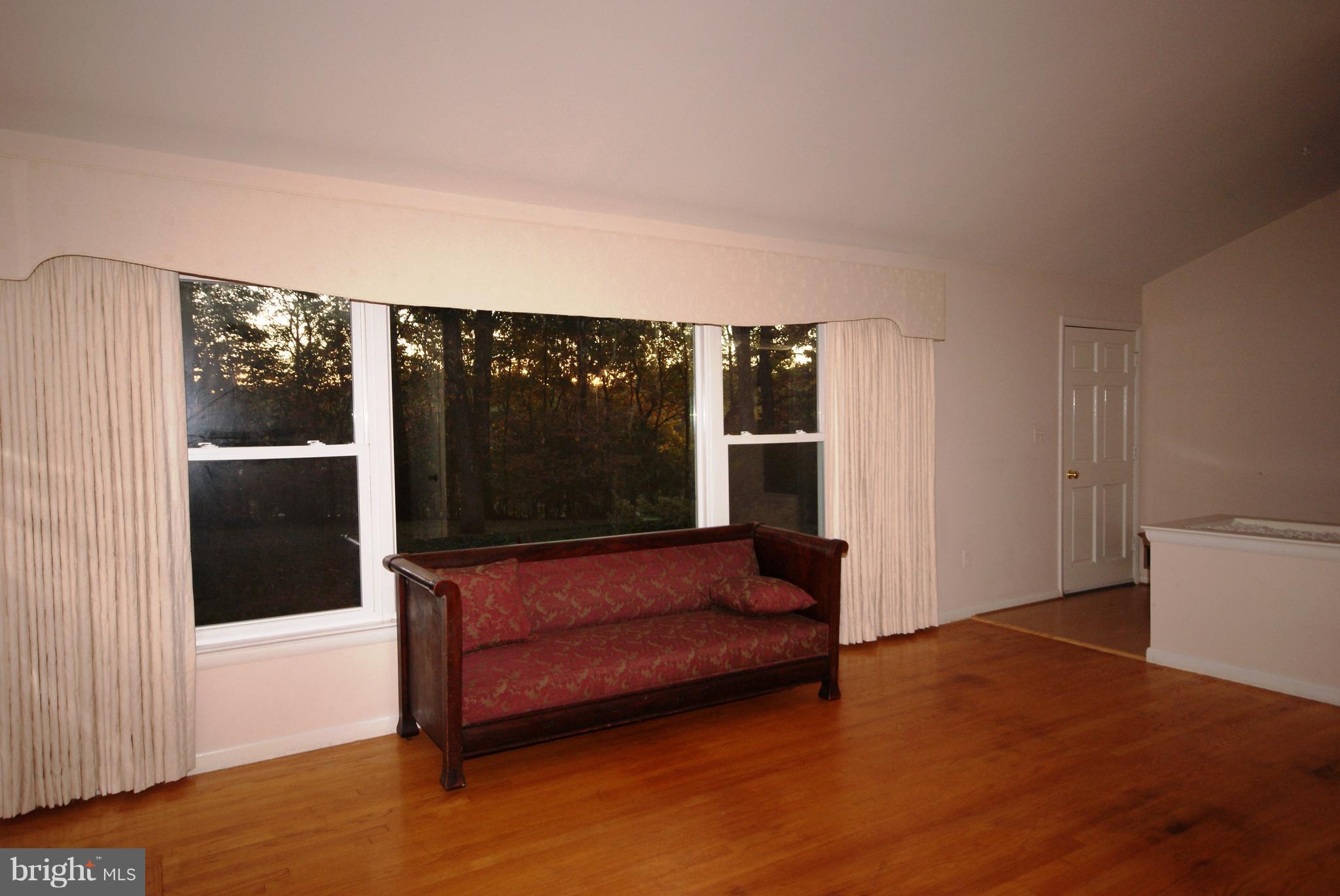 22709 Frederick Road Clarksburg, MD 20871 - Photo 3 of 18 Dining Room