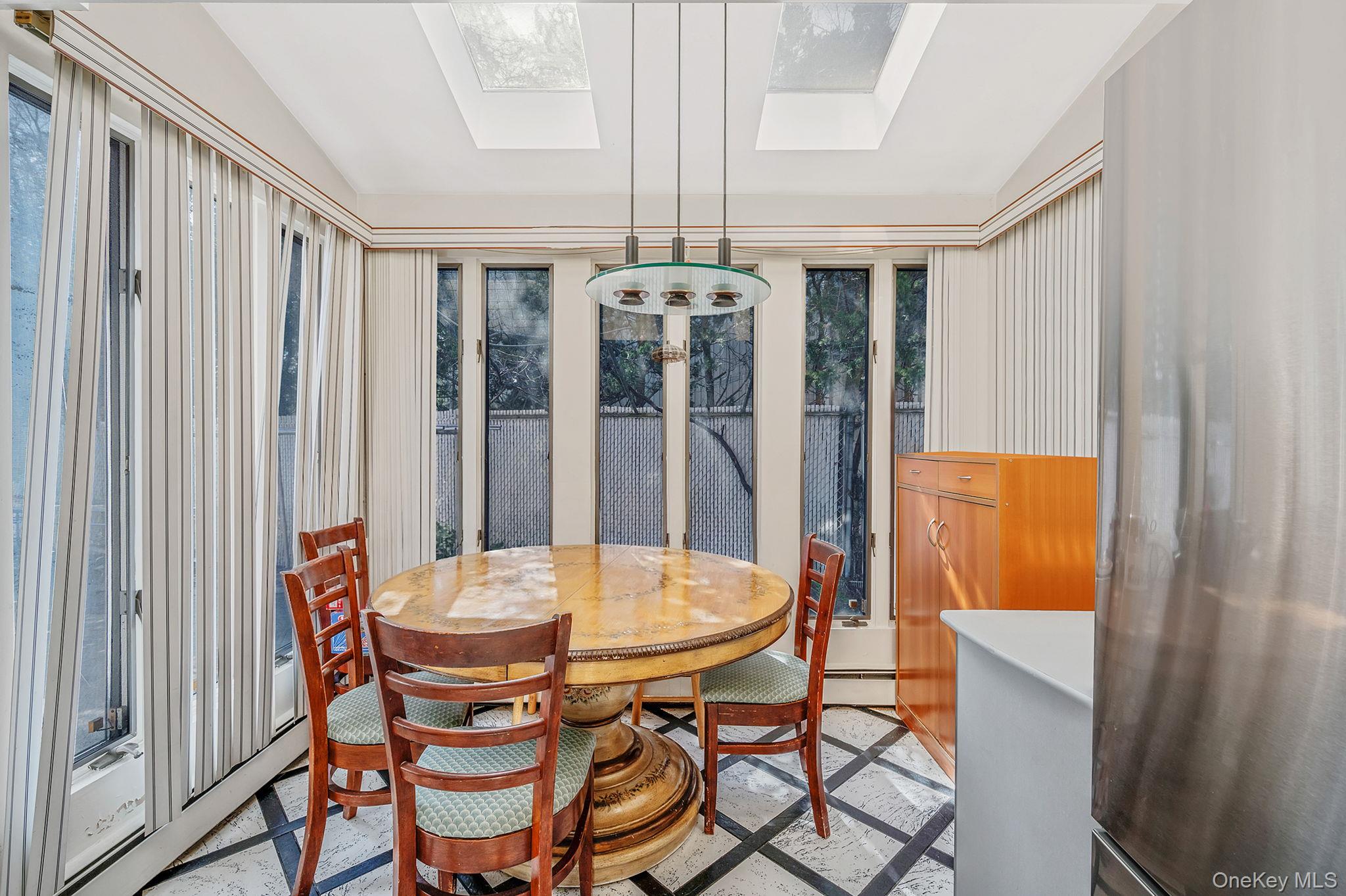 61 Southgate Road Valley Stream, NY 11581 - Photo 11 of 47