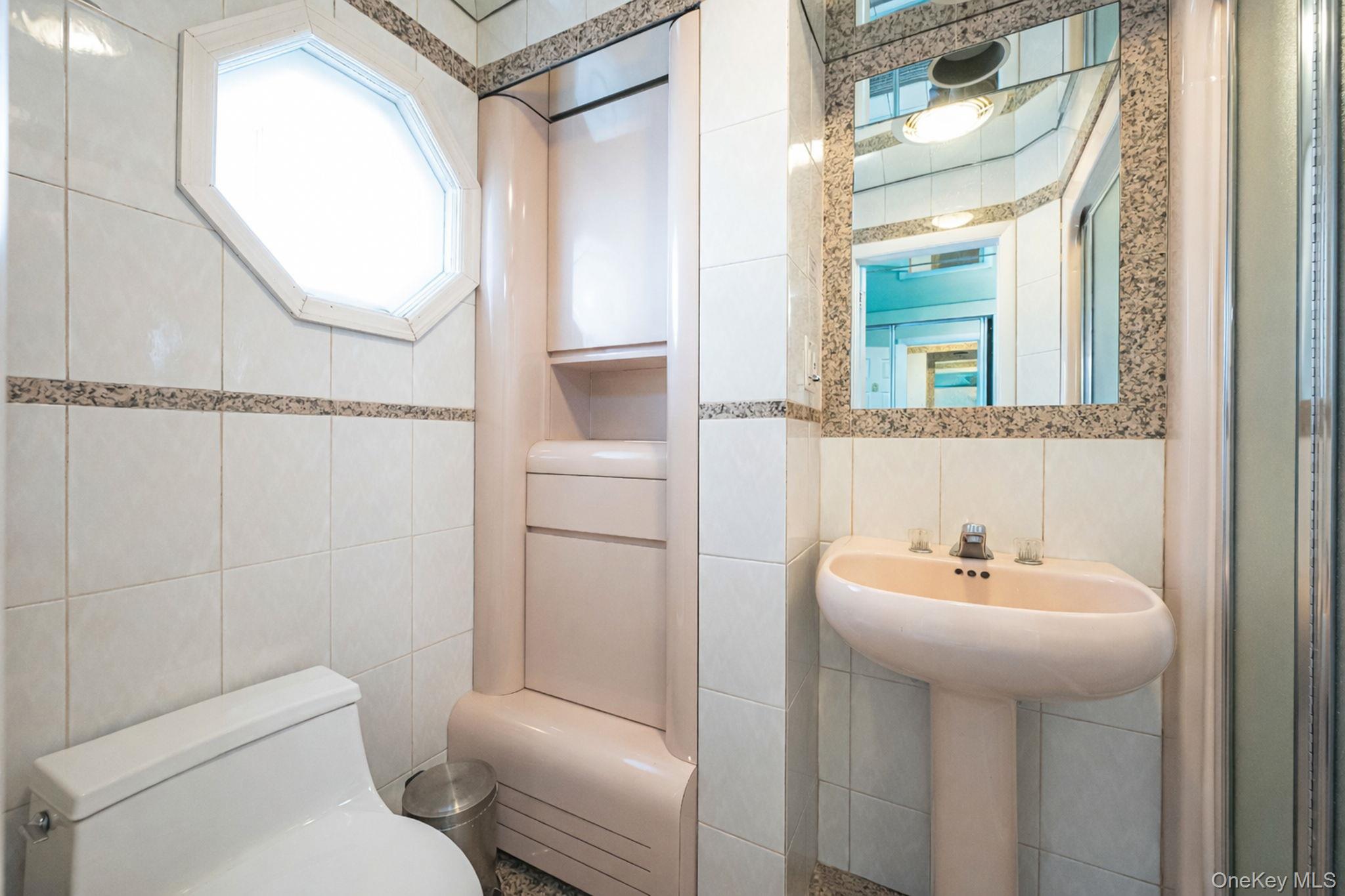 61 Southgate Road Valley Stream, NY 11581 - Photo 18 of 47