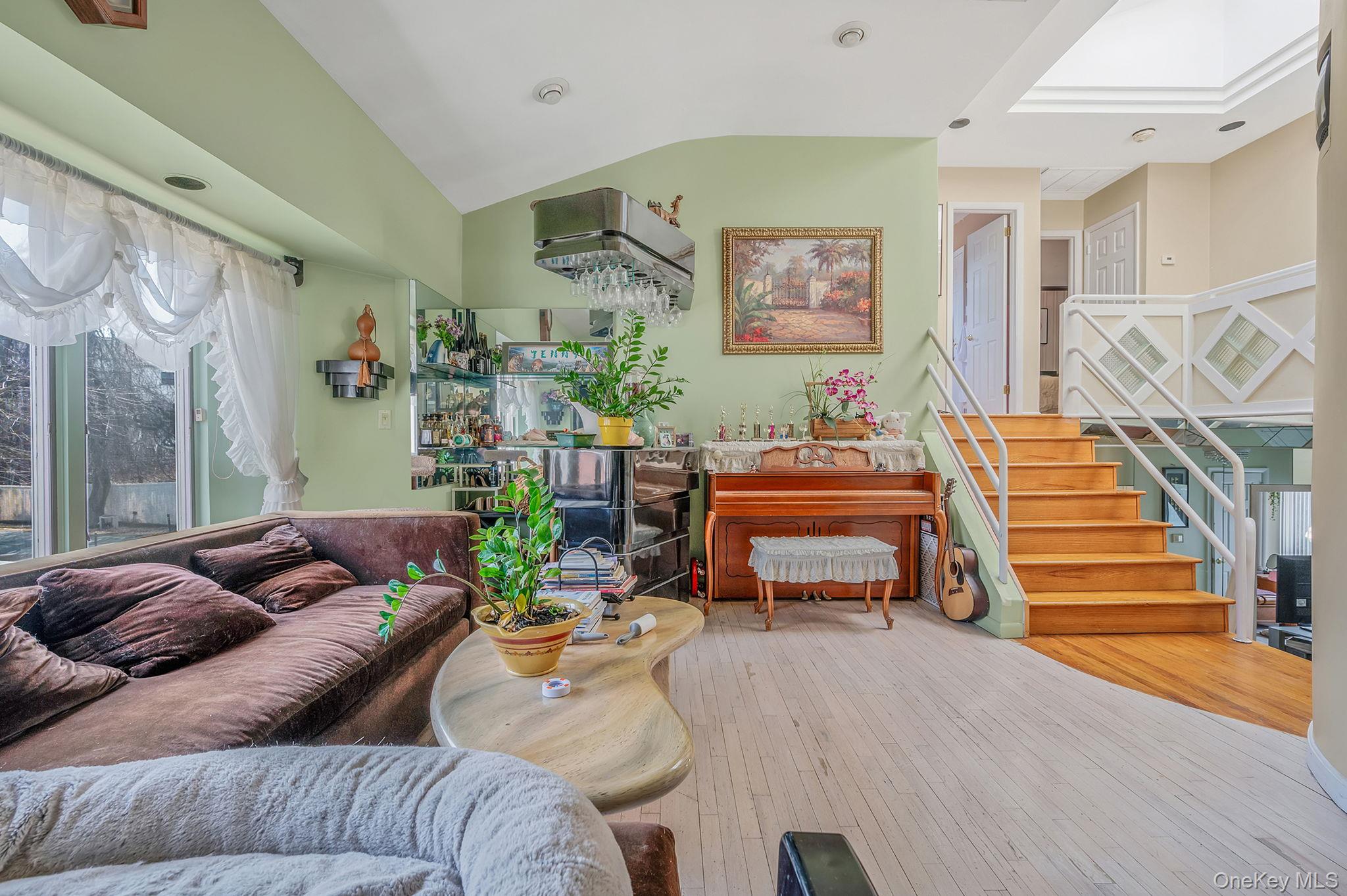 61 Southgate Road Valley Stream, NY 11581 - Photo 24 of 47