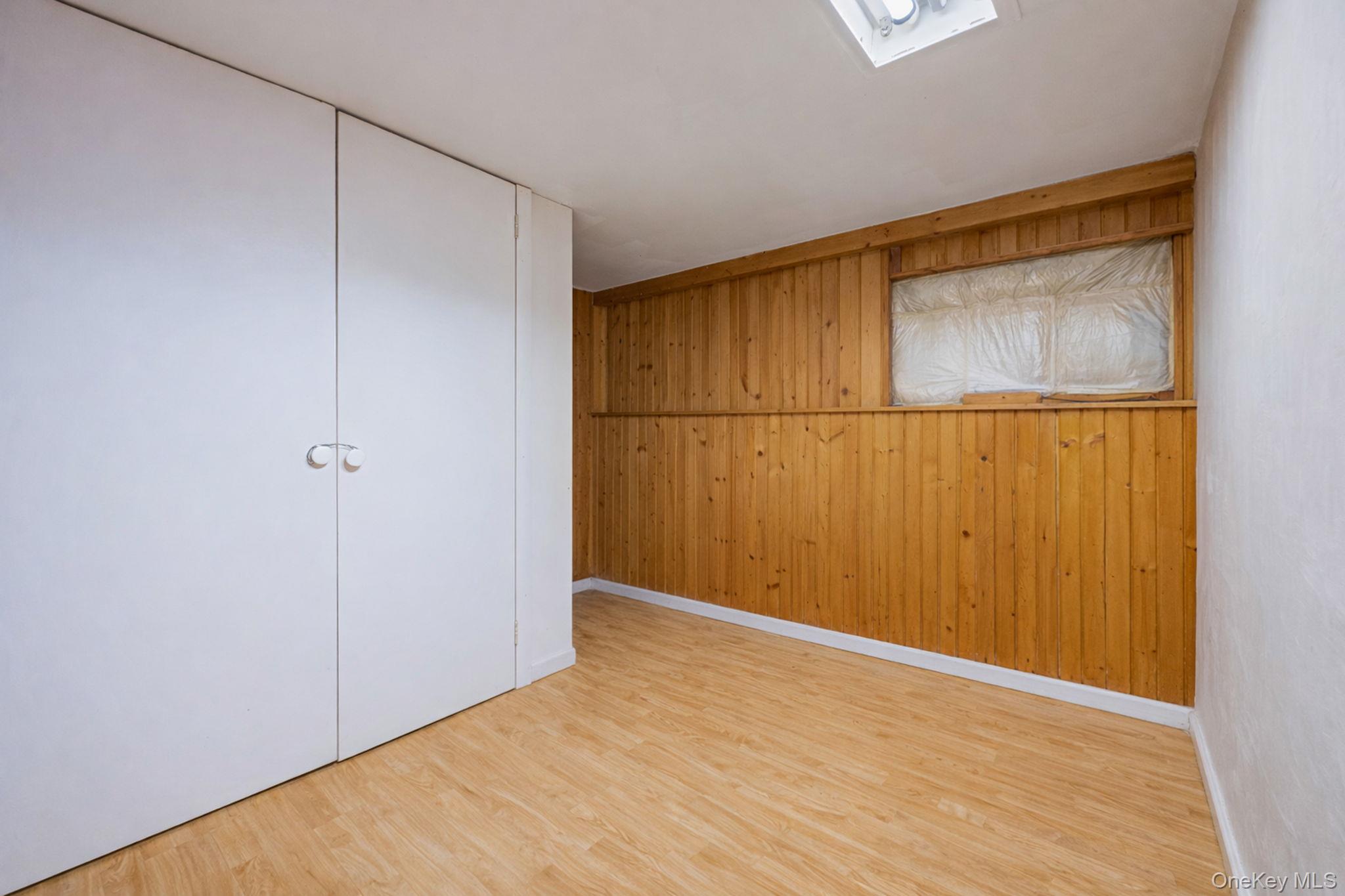 61 Southgate Road Valley Stream, NY 11581 - Photo 35 of 47