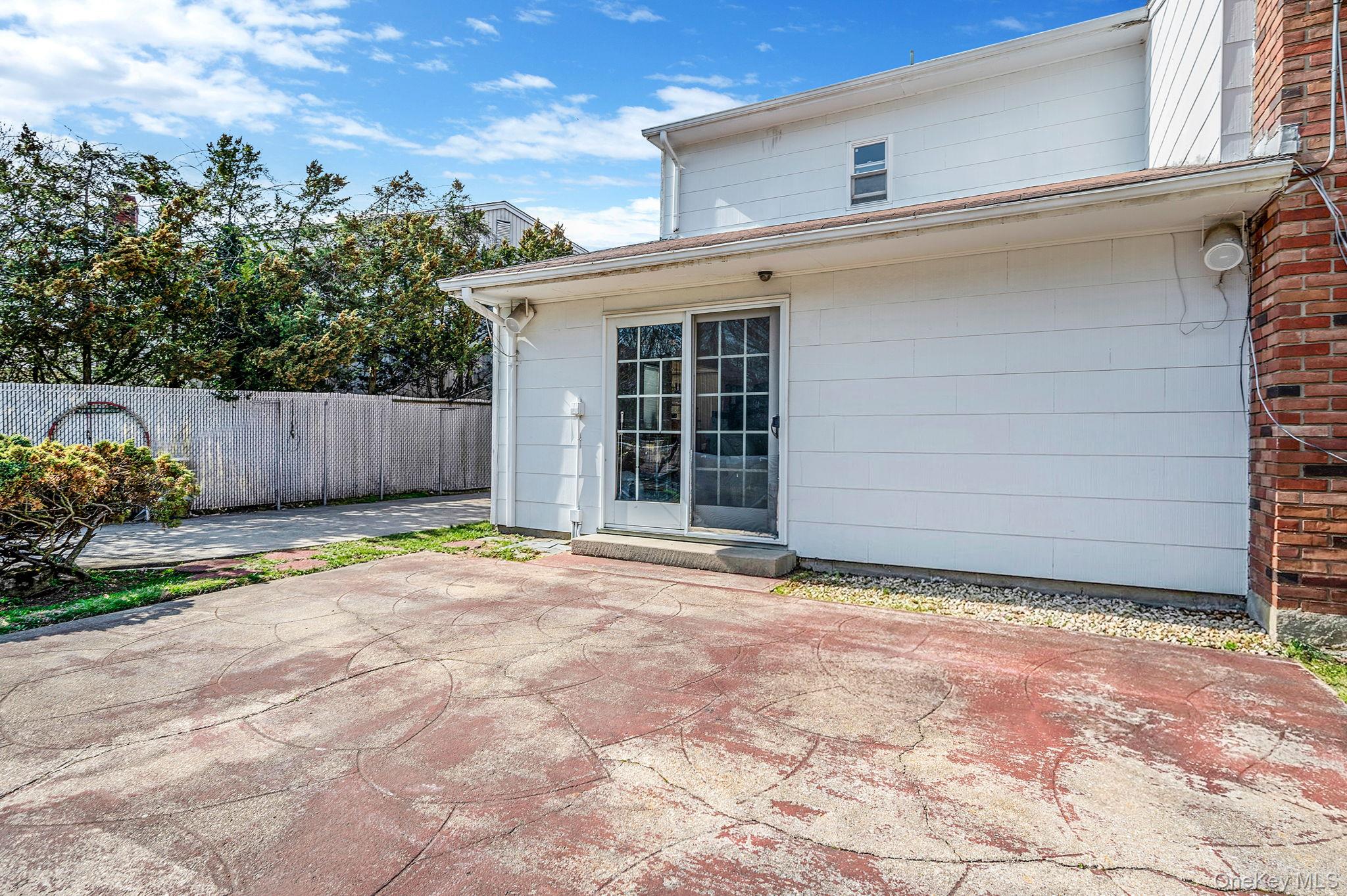 61 Southgate Road Valley Stream, NY 11581 - Photo 38 of 47