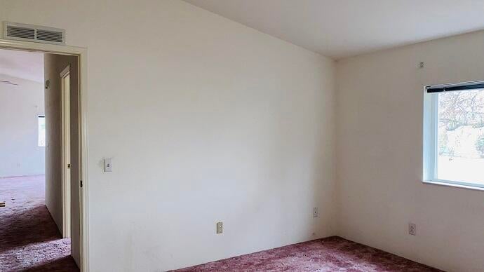 555 Freeman Road, Unit 25 Central Point, OR 97502 - Photo 13 of 33 431-415891 BEDROOM 1