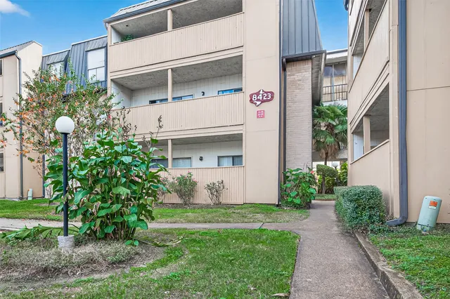 $100,000 | 8421 Hearth Drive, Unit 3, Houston, TX 77054