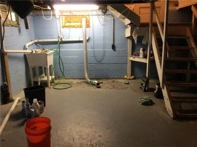 a view of walk in closet