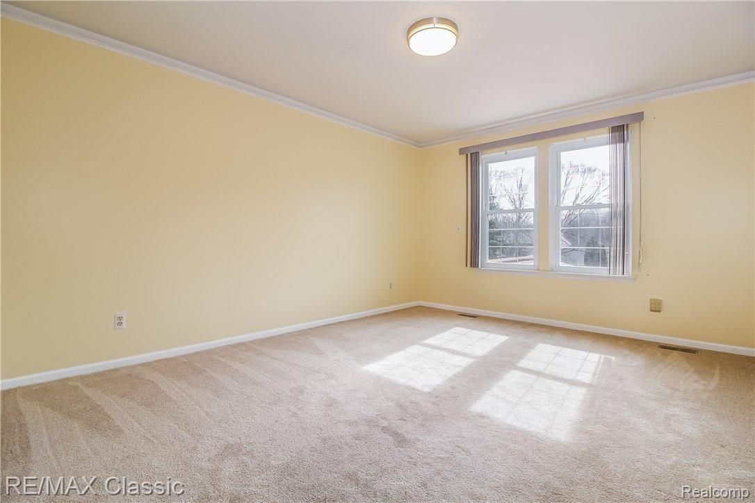 2247 Stonington Lane Rochester, MI 48306 - Photo 20 of 28 023-5353120-large.jpg