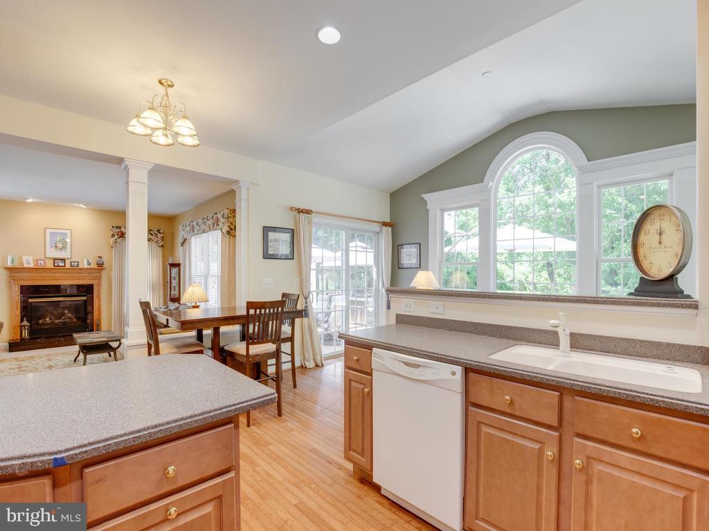 39 Johnson Road Pasadena, MD 21122 - Photo 14 of 41 Kitchen