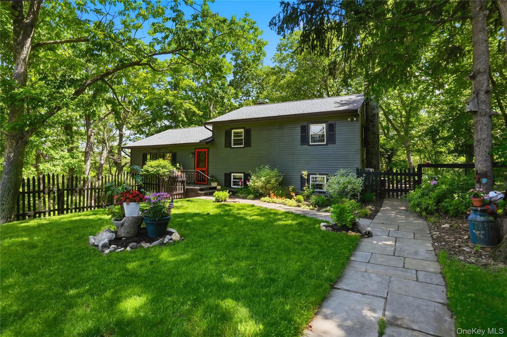 16 Howland Road Garrison, NY 10524 - Photo 2 of 24