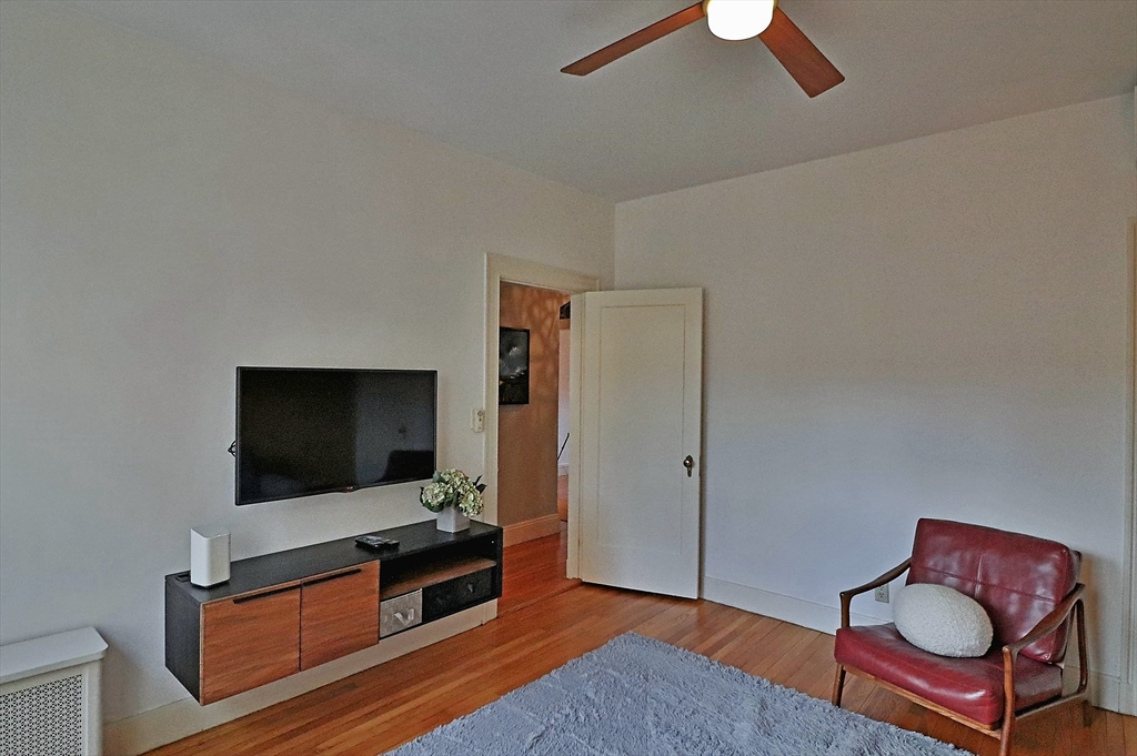 141 Beaconsfield Road, Unit 3 Brookline, MA 02445 - Photo 11 of 33