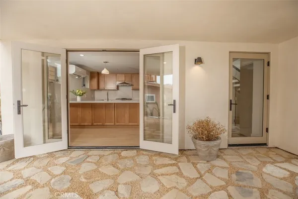 $3,500 | 281 B Grandview Street, Laguna Beach, CA 92651