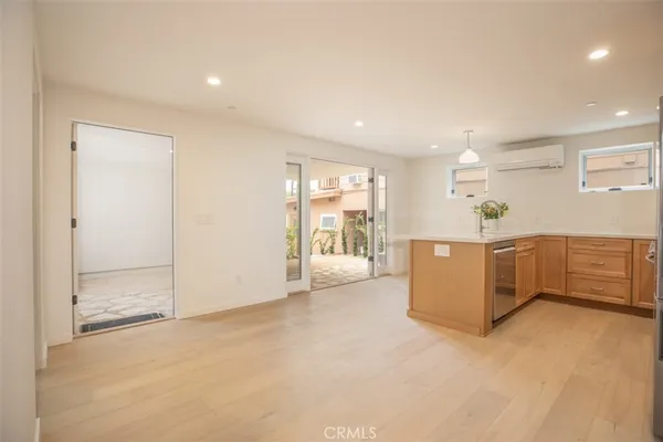 $3,500 | 281 B Grandview Street, Laguna Beach, CA 92651