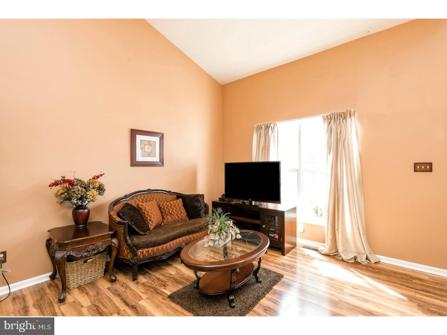 159 Milbury Road Coatesville, PA 19320 - Photo 4 of 25 Living Room
