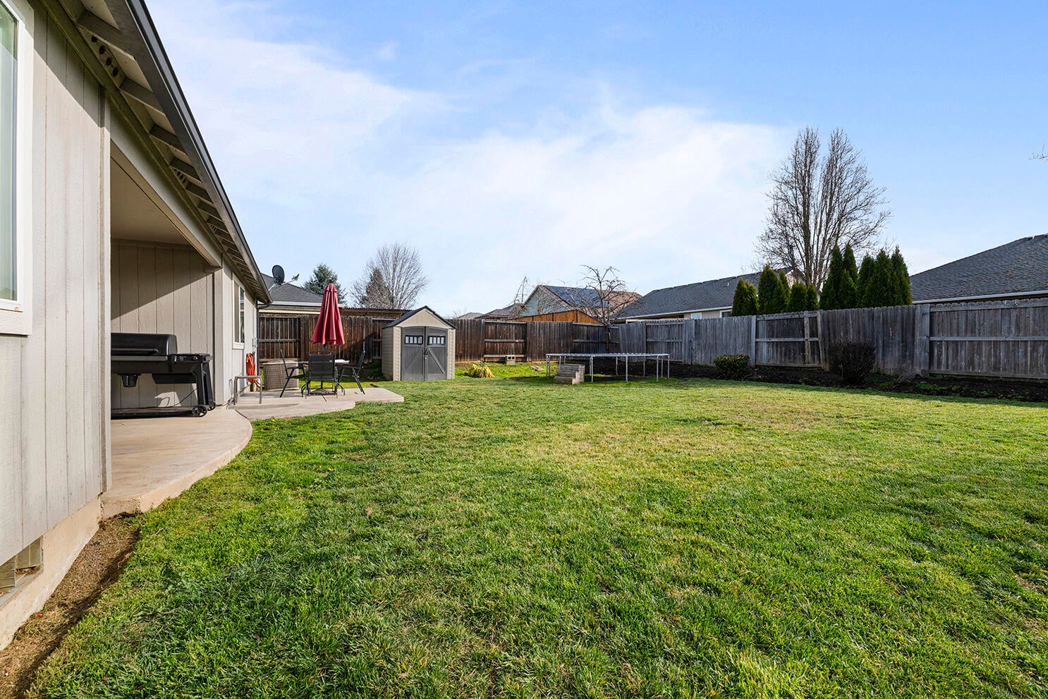 631 Nottingham Terrace Eagle Point, OR 97524 - Photo 24 of 27 25