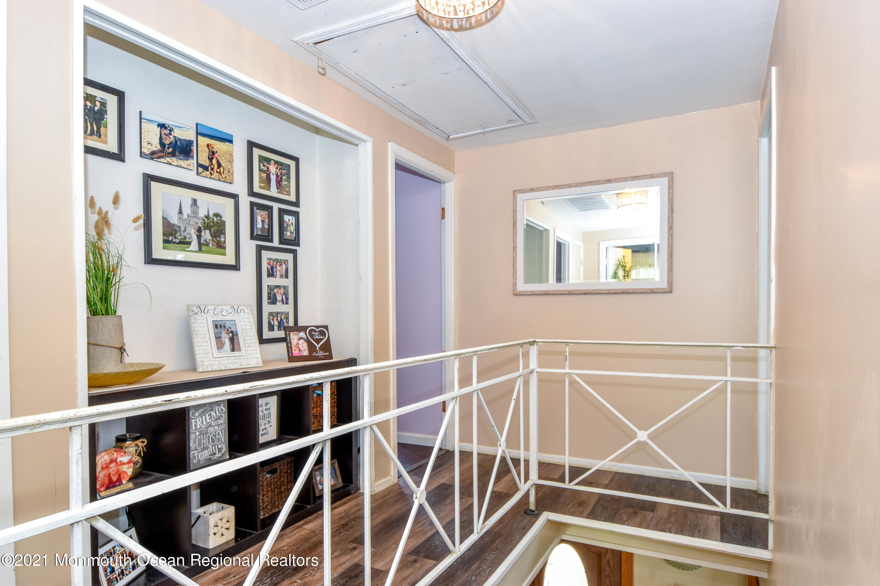 353 Lloyd Road Matawan, NJ 07747 - Photo 17 of 18 14 Second Level Hallway