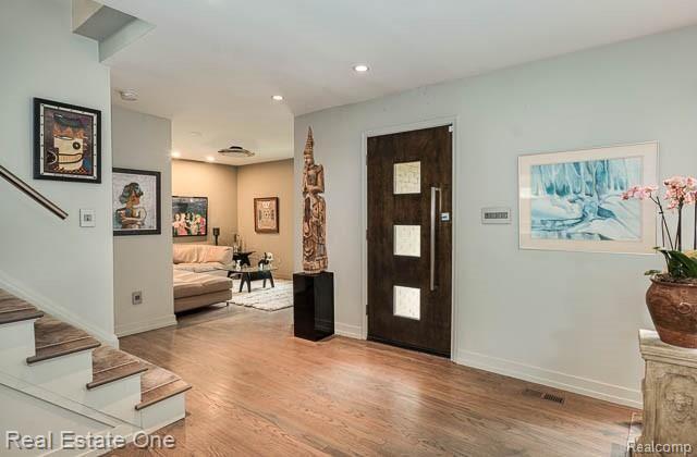 18230 Beverly Road Beverly Hills, MI 48025 - Photo 4 of 47