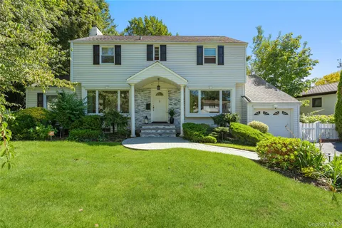 $1,399,000 | 6 Overhill Lane, Roslyn, NY 11576